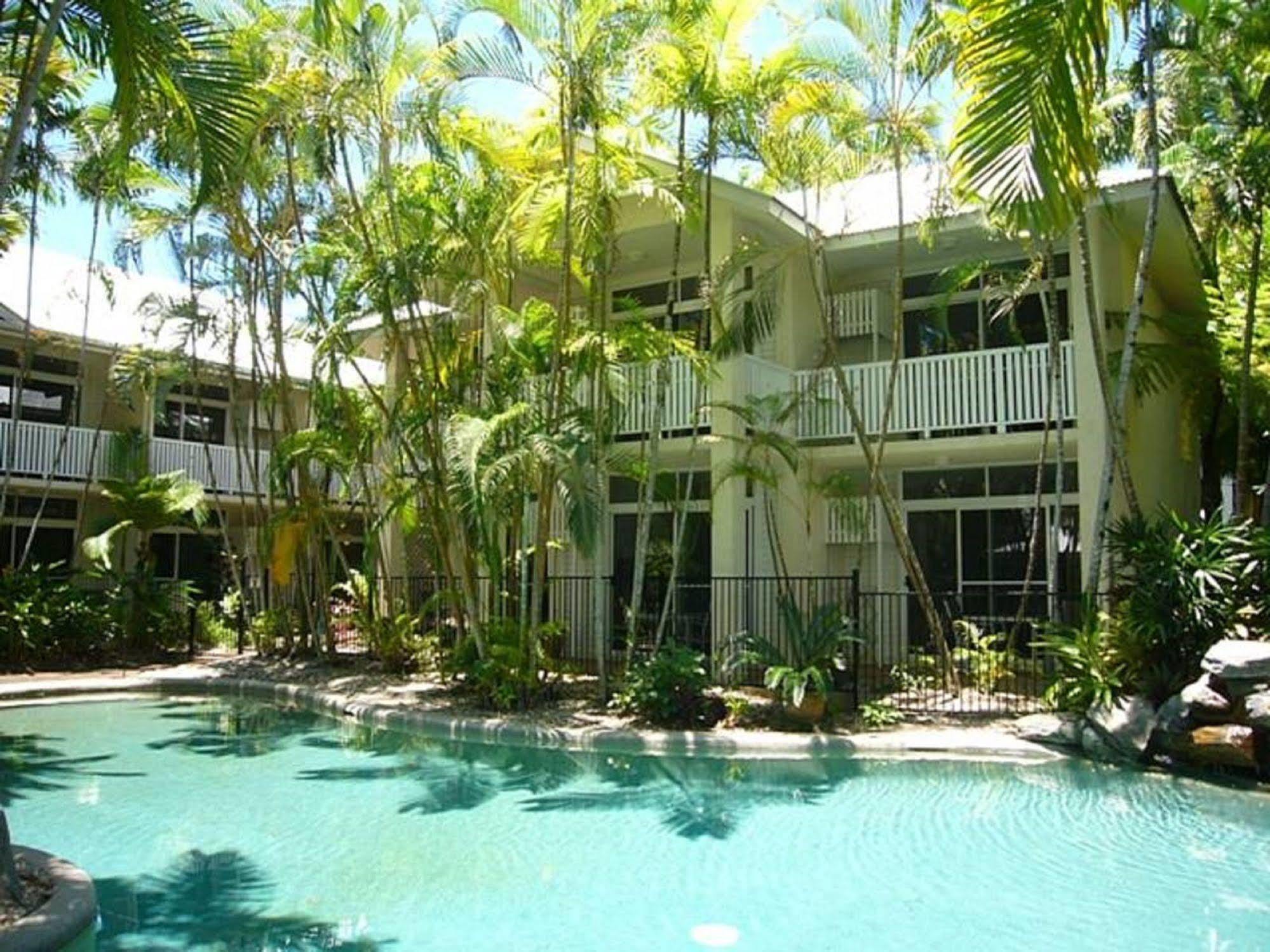 Port Douglas Retreat Aparthotel Exteriör bild